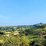 펜션 Perla, Hilltop Location With Pool