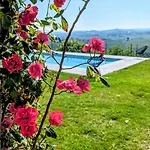 Perla, Hilltop Location With Pool Dom wakacyjny Calosso