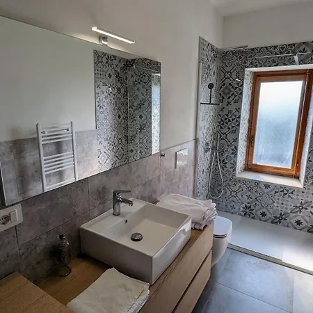 Perla, Hilltop Location With Pool Дом отдыха Калоссо