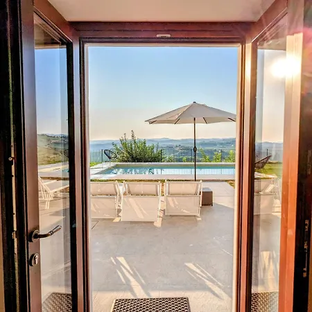 Дом отдыха Perla, Hilltop Location With Pool Калоссо