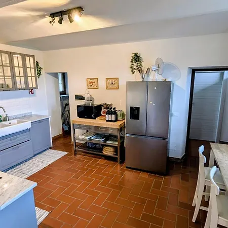 Perla, Hilltop Location With Pool Дом отдыха *