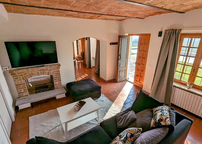 Perla, Hilltop Location With Pool *