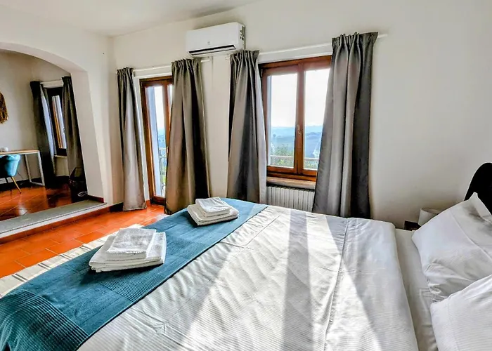 Perla, Hilltop Location With Pool Calosso